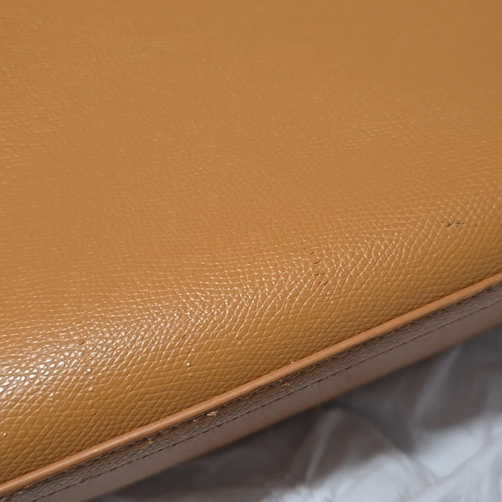 Stylish Tan Handbag with Wooden Handles - Picture 7 of 7